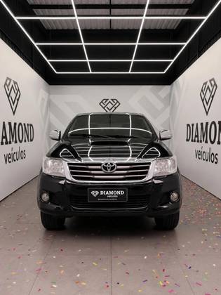 TOYOTA HILUX 3.0 SR 4X4 CD 16V TURBO INTERCOOLER DIESEL 4P AUTOMÁTICO TOYOTA HILUX 3.0 SR 4X4 CD 16V TURBO INTERCOOLER DIESEL 4P AUTOMÁTICO